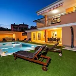 Villa Sky *