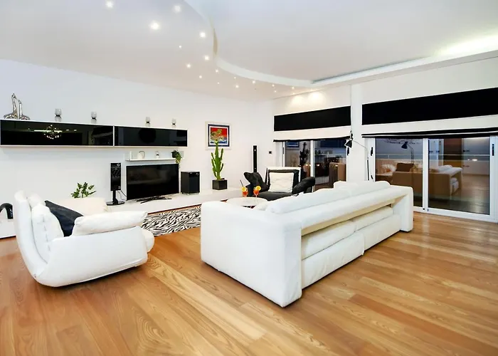 ヴィラ Sky ロヴィンスコ・セロ