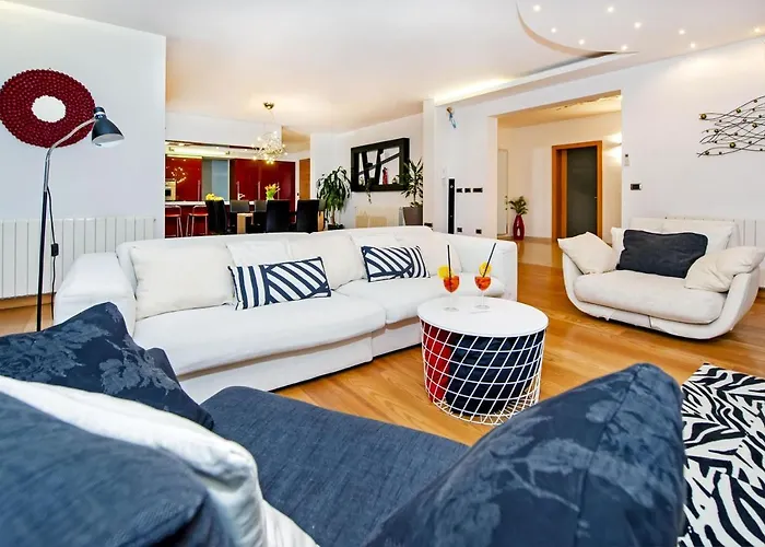 ヴィラ Sky ロヴィンスコ・セロ